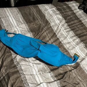 Aqua Bikini Top with Twist Front